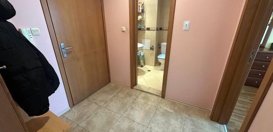 Dwupokojowy apartament w centrum Nesebyru z częściowym widokiem na morze