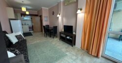 Dwupokojowy apartament w centrum Nesebyru z częściowym widokiem na morze