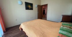 Dwupokojowy apartament w centrum Nesebyru z częściowym widokiem na morze