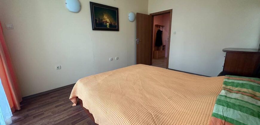 Dwupokojowy apartament w centrum Nesebyru z częściowym widokiem na morze