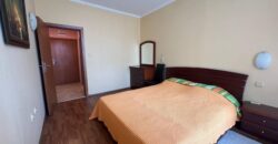 Dwupokojowy apartament w centrum Nesebyru z częściowym widokiem na morze