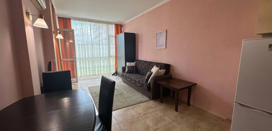 Dwupokojowy apartament w centrum Nesebyru z częściowym widokiem na morze